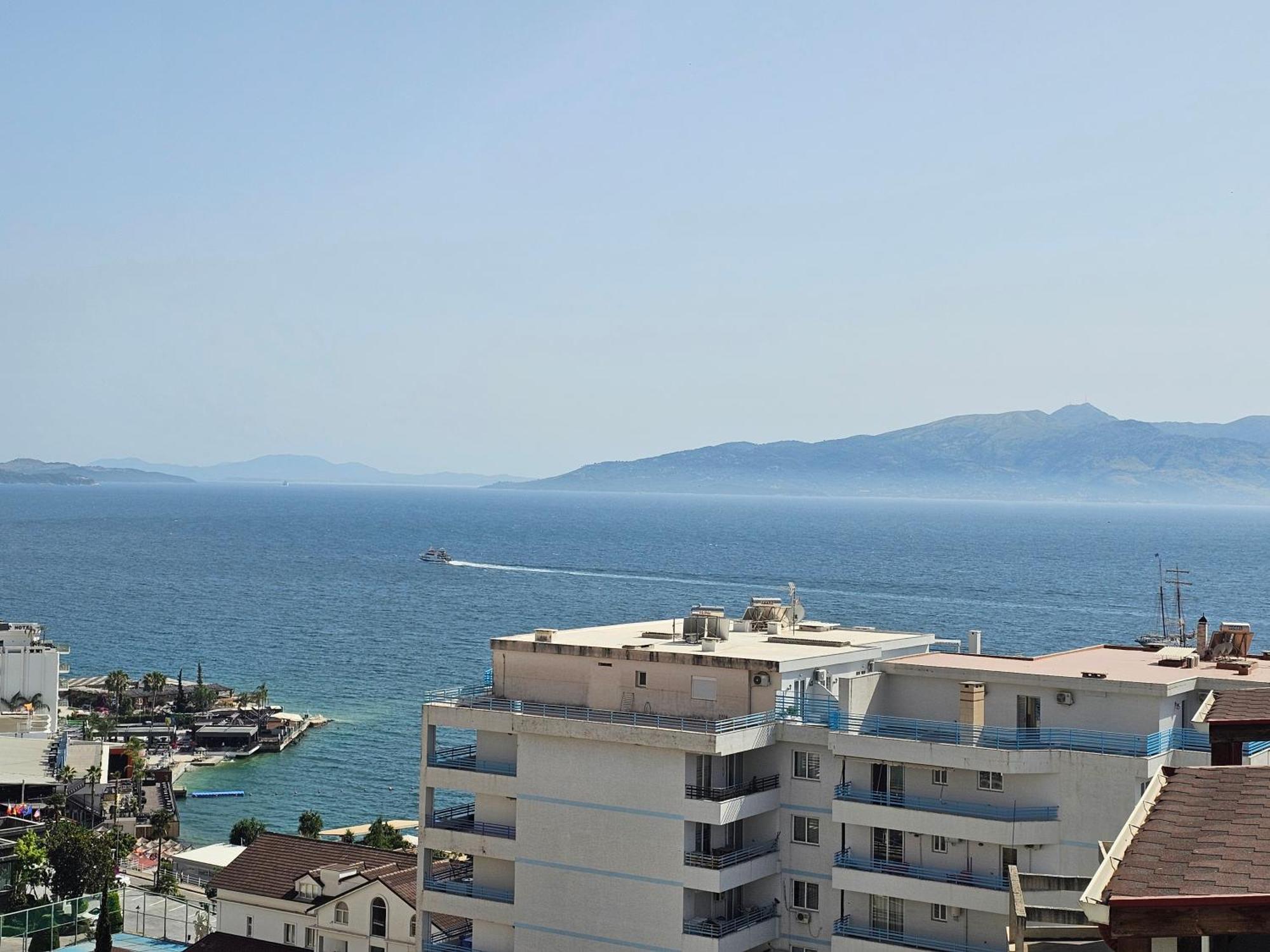Panoramic Sea View Apartment ساراندا المظهر الخارجي الصورة